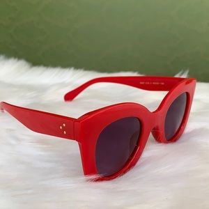 Red sunnies